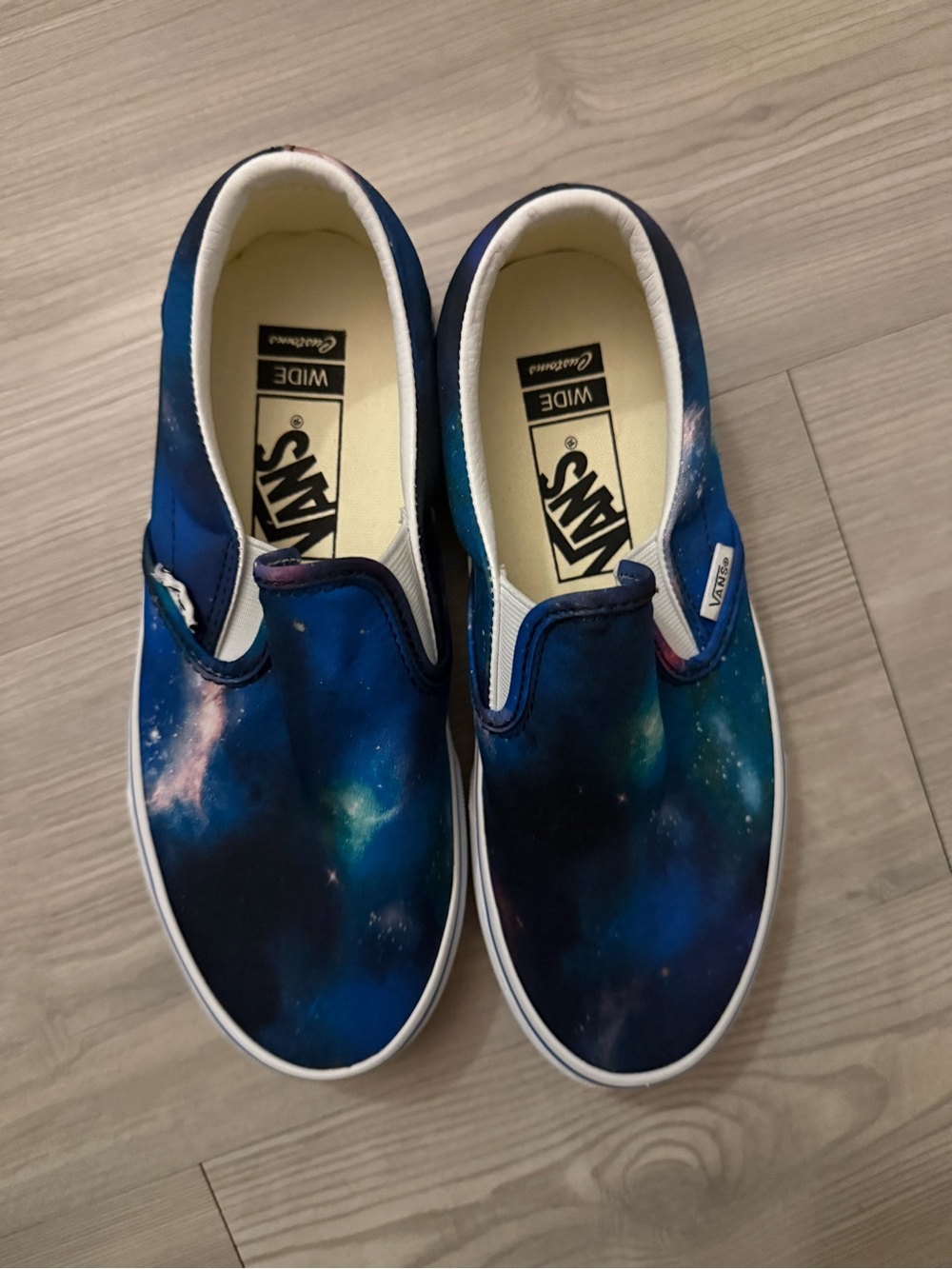 New! Vans Kids/Women’s size 7 Wide Width Slip-On Galaxy Print Sneakers - Blue